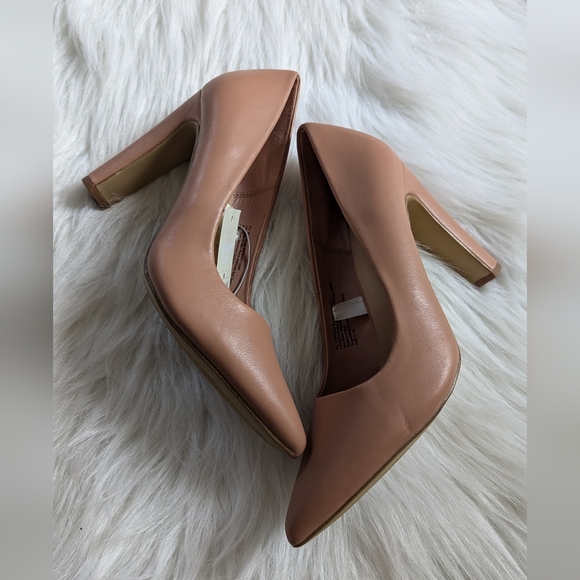 Beautiful 9.5 Dusty Rose, pointed toe heels. - Picture 5 of 8